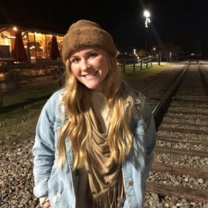 Meet your Posher, Kaitlyn